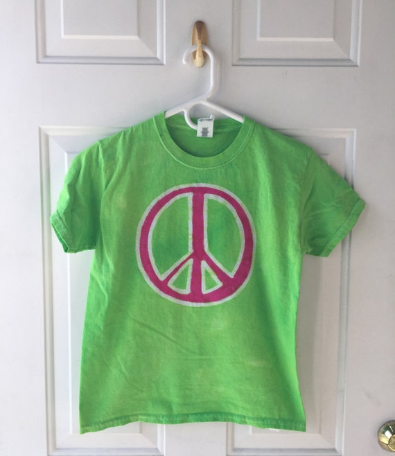 Green peace sign shirt Clearance