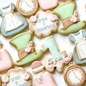 Vintage Alice in Wonderland Decorated Sugar Cookie Set - Vintage Alice Mad Hatter Girly Birthday Party Baby Shower Favor