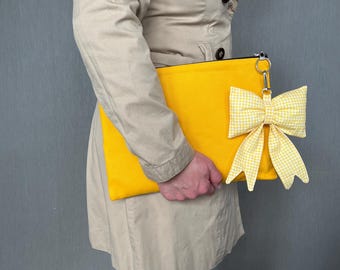 Llavero con lazo de cuadros vichy y bolso de mano personalizado: dije para bolso con lazo y regalo personalizado para dama de honor, elegante bolso de mano para fiesta.
