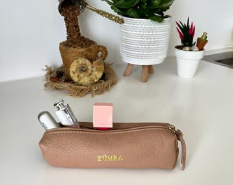 Mini neceser/estuche para lápices de cuero personalizado: estuche para bolígrafos a medida, organizador de cosméticos minimalista.