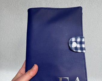 Funda de diario de cuero vegano personalizada: Funda reversible de vichy azul para agenda, bolsa de agenda personalizada con iniciales plateadas