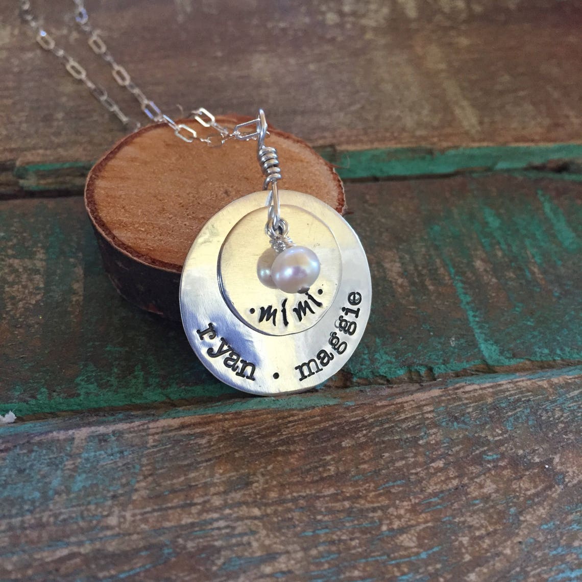 Grandma Jewelry, Grandmother Necklace with Names, Custom Grandma Gift main image 0
