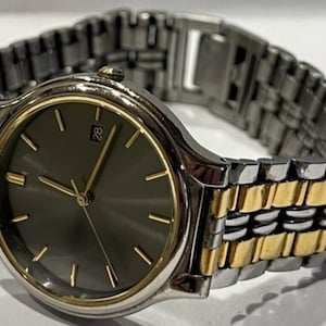 VINTAGE Seiko Watch Silver Gold Stainless Steel Water Res Date Gray Quartz
