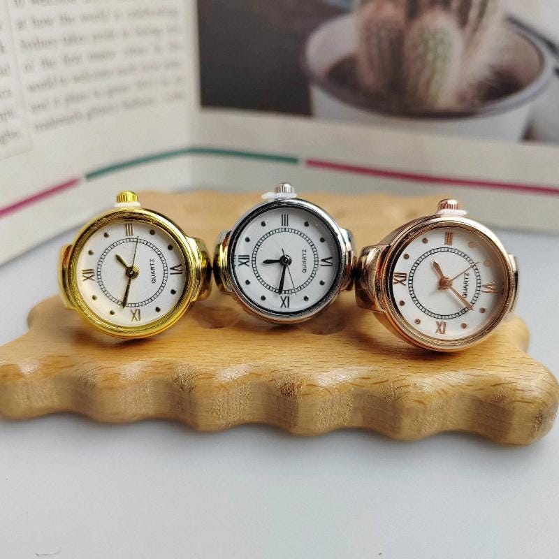 Personalized ring mini watch, retro watch ring, simple and versatile mini clock, adjustable ring, small circle quartz ring watch
