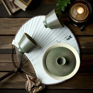 Minimalist Chinese Gaiwan Tea Set – Handmade Celadon Green Gongfu Teacup with Lid & Saucers | Rustic Ceramic Teaware for Loose Leaf Tea