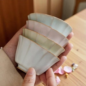 Yunyin Ru Kiln Master Tea Cup – Gold Silk Glaze Ru Porcelain Tasting Cup | Gongfu Tea Ceremony Bowl | Single Cup for Tea Lovers & Collectors