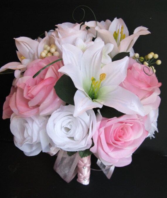 Mariage Bouquet Mariée Soie Fleurs Rose Blanc Lily 17 Pièce Maîtresse Paquet Bouquets Fleur Fleur à La Boutonnière Des Arrangements Roses Et Dreams
