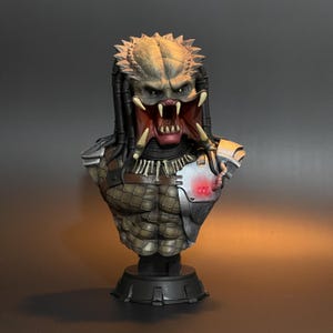 Predator Hunter Hand-Painted Collectible Figurine | Predator Figure | Collectables | Figurine | Sculpture | Predator Figure Model | Hunter
