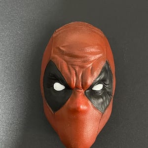 Handcrafted Deadpool Head Magnet Hand-Painted – Unique 3D Printed Note Holder  Gift