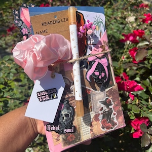 Blind Date With A Book, Mystery Book Box, Book Lovers Gift, Blind Date With a Book Box, Bookish Bundle, Book Lover Gifts, Spicy Romance Book