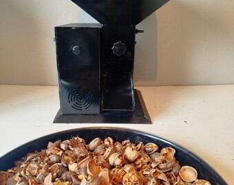 automatic nut cracker