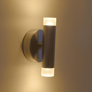Modern LED Wall Sconce Light – Minimalist Black Fixture for Hallway, Bedroom, or Bathroom Accent Lighting