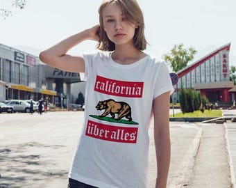 T-shirt California Uber Alles SS192 Unisex Graphic Tee 100% Cotone Bianca