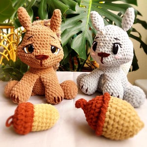 Cute Squirrel Crochet Pattern | No Sew Plushie Amigurumi PDF |  Fluffy Tail Chenille Yarn Squirrel | Beginner Friendly DIY Pattern