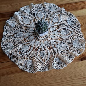 Crochet Lace Table Runner: Vintage Style Oval Doily, 16&quot; x 16&quot;