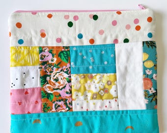 Pochette zippée en patchwork : pochette en coton matelassé, trousse de maquillage