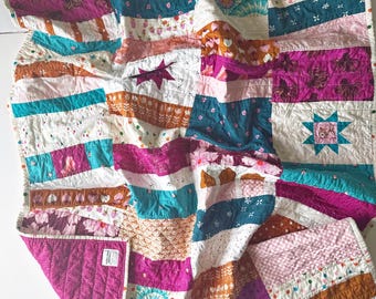 Édredon moderne en patchwork, édredon fait main pour bébé - Ciel d'automne - n° 234