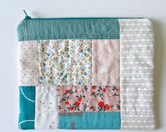 Pochette zippée en patchwork : pochette en coton matelassé, trousse de maquillage