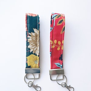 Floral Cotton Wristlet Keychain: Fun Key Fob with Swivel Clasp