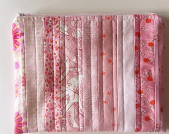 Jolie pochette zippée en patchwork n° 51