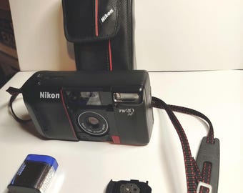Cámara compacta de película de 35 mm con enfoque automático Nikon TW20 AF