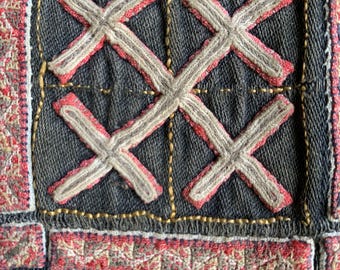 H&#39;mong hand-stitched belt