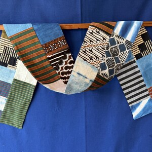Écharpe en patchwork de style Boro - Batik, shibori, textiles tissés à la main