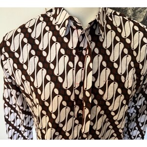 Batik Parang Besar-motiv herrlångärmad skjorta, dolda knappar, fodrad, formell passform