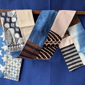 Écharpe en patchwork de style Boro - Batik, shibori, textiles tissés à la main