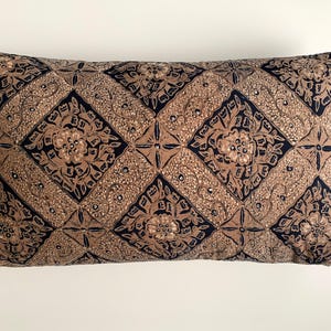Pillow cover, batik tulis hand-drawn antique 14&quot; x 24&quot;