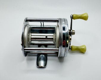 Vintage Shakespeare Wondereel 1920 Model FK Metal Bait Casting