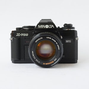 Vintage 80's MINOLTA X-700 35mm SLR Film Camera w/ MD Rokkor-X 50mm f/1.4 prime lens