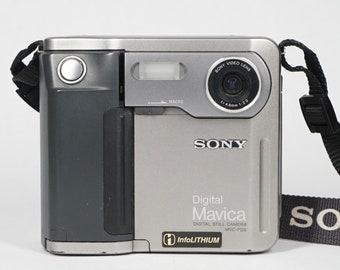 Vintage 90's Sony Mavica MVC-FD5 Floppy-Disk digital camera f/2