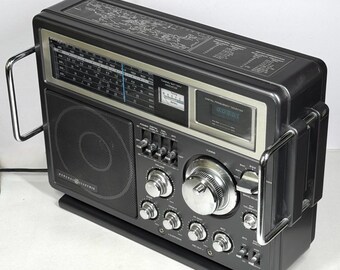 Vintage 80's GE 7-2990A World Monitor Am/fm/shortwave Multi-band