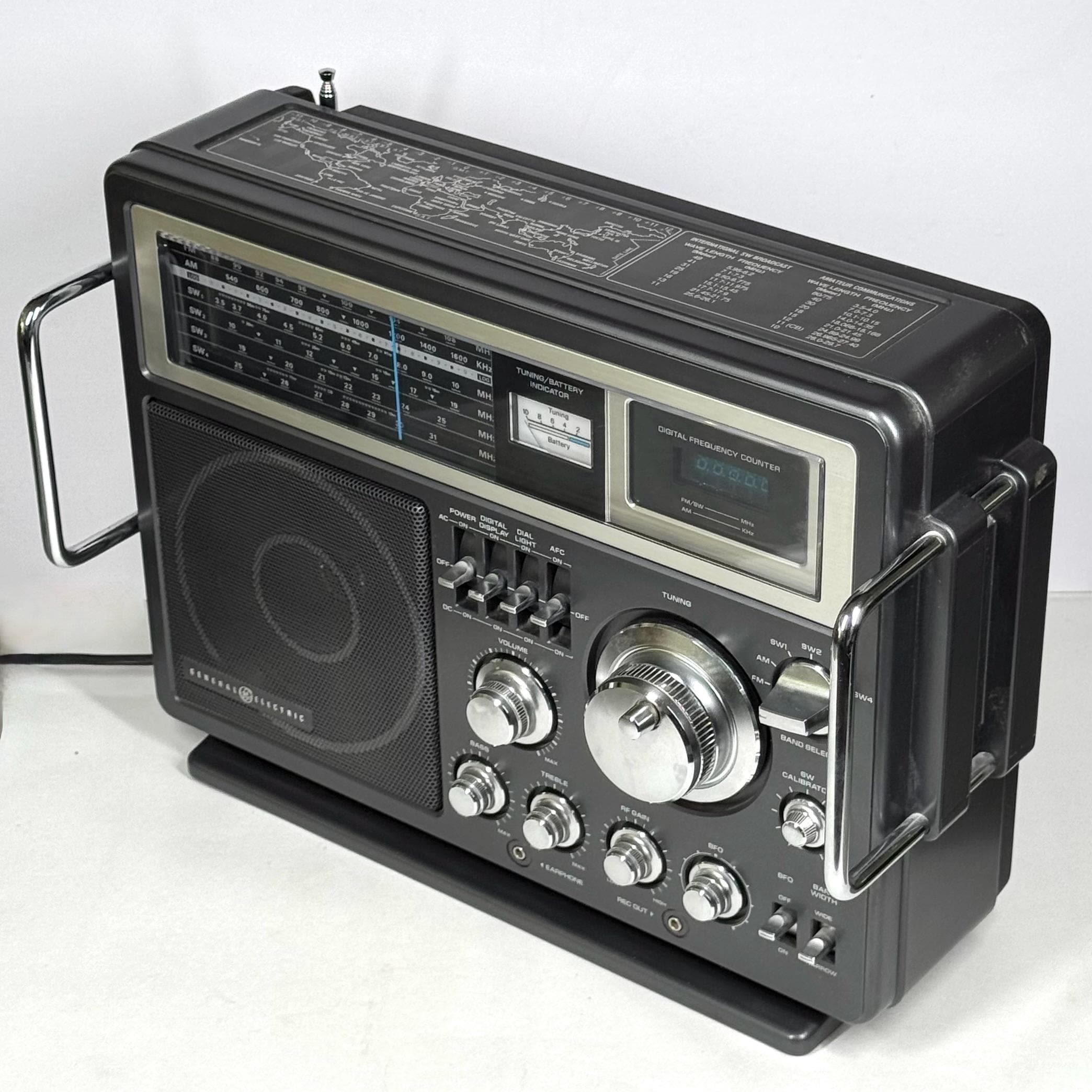 Vintage 80's GE 7-2990A World Monitor Am/fm/shortwave Multi-band