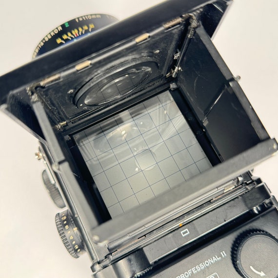 Vintage Mamiya RZ67 PRO II Medium Format Film Camera W