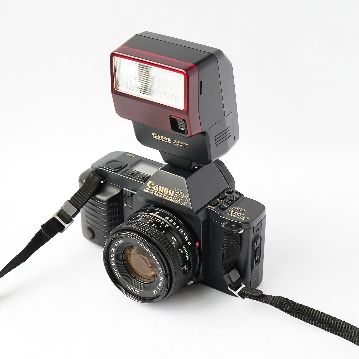 Canon T70　35-70mm／Speedlite 277T Canon T70 35mm Film Motorized SLR c/w NFD 35-70mm f/3.5-4.5