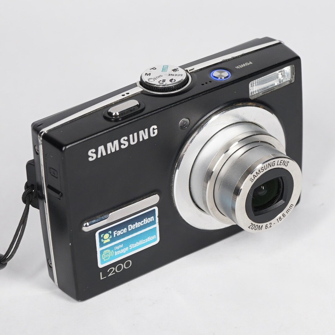 Vintage Samsung L200 Compact Pointandshoot 10MP CCD Digital Camera