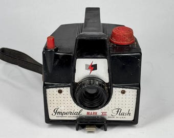 Vintage 50&#39;s Imperial Mark XII Flash 6x6 film camera Herbert George Co Chicago