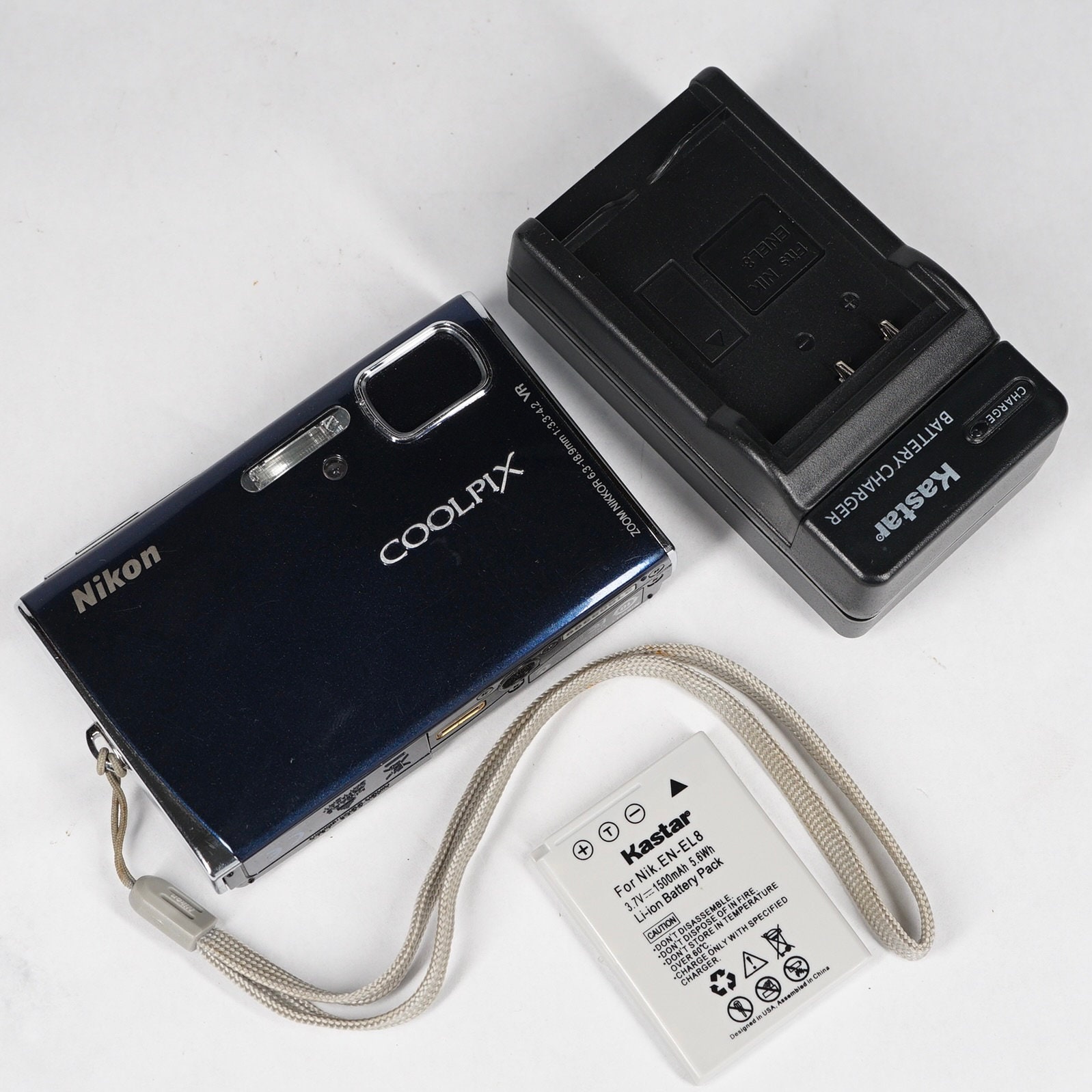 Vintage Nikon COOLPIX S51 CCD Compact Y2K Point-and-shoot Digital
