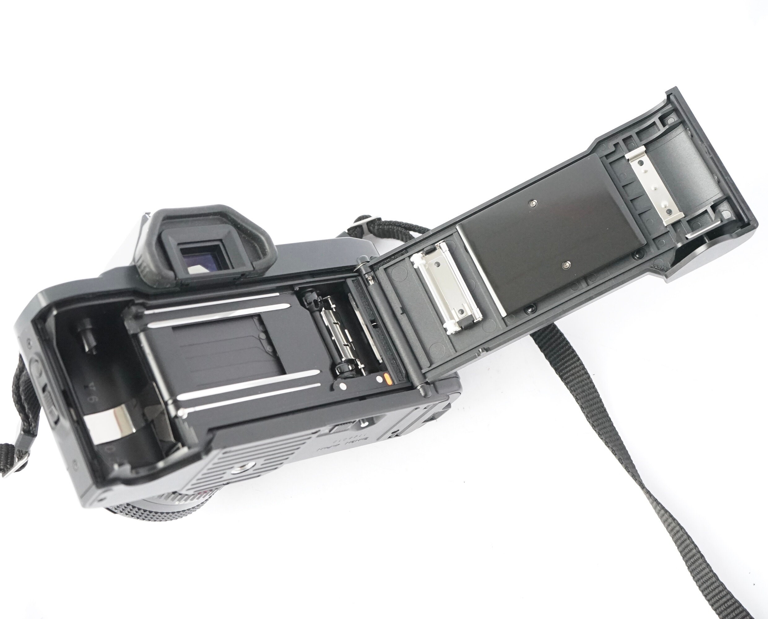 Canon T70　35-70mm／Speedlite 277T Canon T70 35mm Film Motorized SLR c/w NFD 35-70mm f/3.5-4.5
