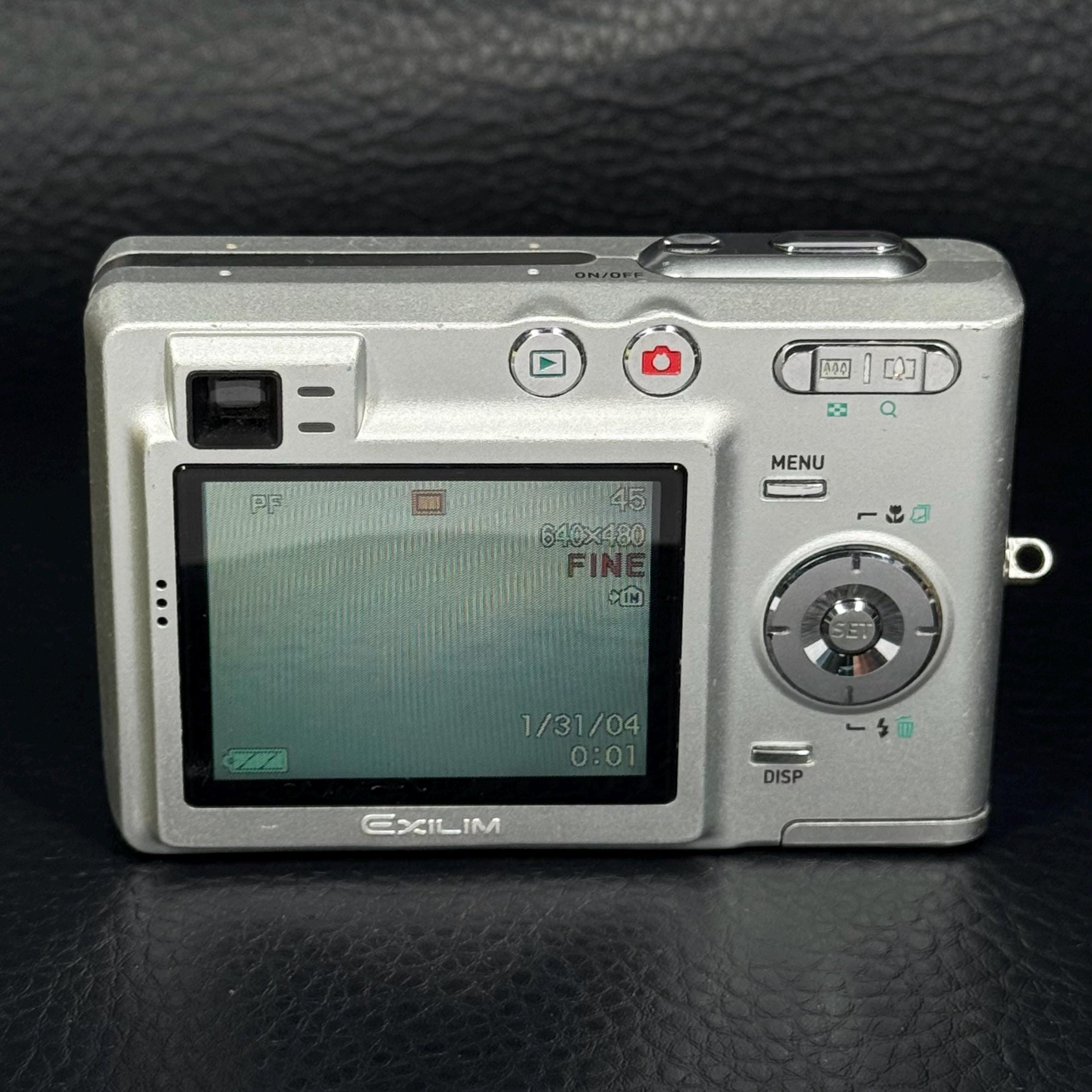 Vintage Casio EXILIM EX-Z40 Compact Y2K Point-and-shoot