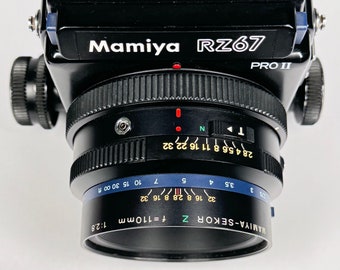 Vintage Mamiya RZ67 PRO II Medium Format Film Camera W Vintage Mamiya RZ67 PRO II Medium Format Film Camera W