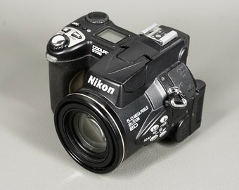 Vintage NIKON COOLPIX 5700 Y2k Point-and-Shoot-Digitalkamera 5 Megapixel