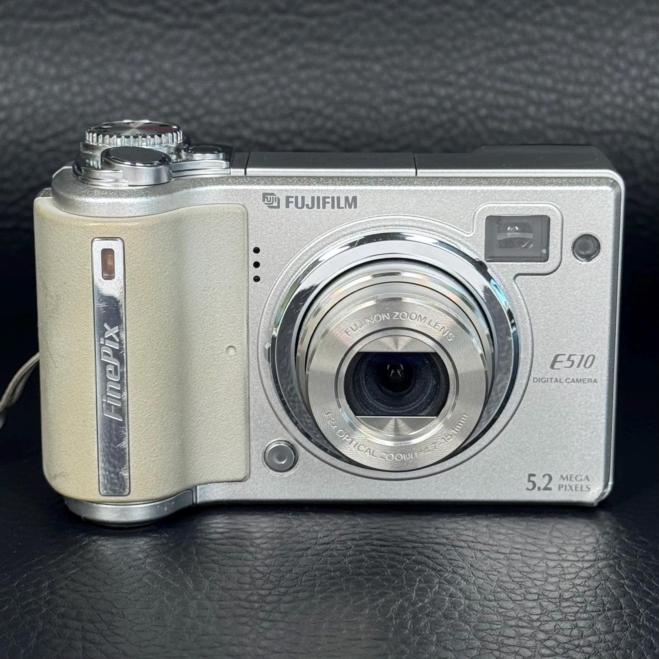 Vintage FUJIFILM Finepix E510 CCD Compact Y2K Point-and-shoot