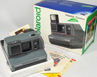 Vintage 80's POLAROID Impulse 600 film Instant Camera in original box
