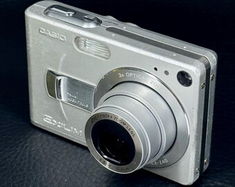 Vintage Casio EXILIM EX-Z40 Compact Y2K Point-and-shoot