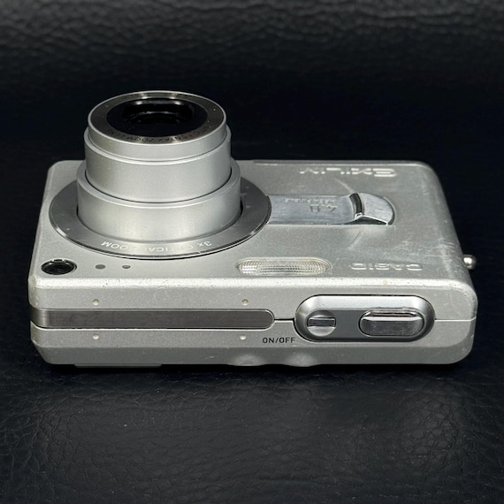 Vintage Casio EXILIM EX-Z40 Compact Y2K Point-and-shoot