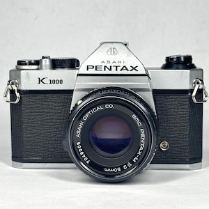 Vintage 70&#39;s Pentax K1000 35mm SLR film camera w/ SMC Pentax-M 50mm f/2 lens