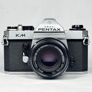 Vintage 70&#39;s Pentax KM 35mm SLR film camera w/ SMC Pentax-M 50mm f/2 lens